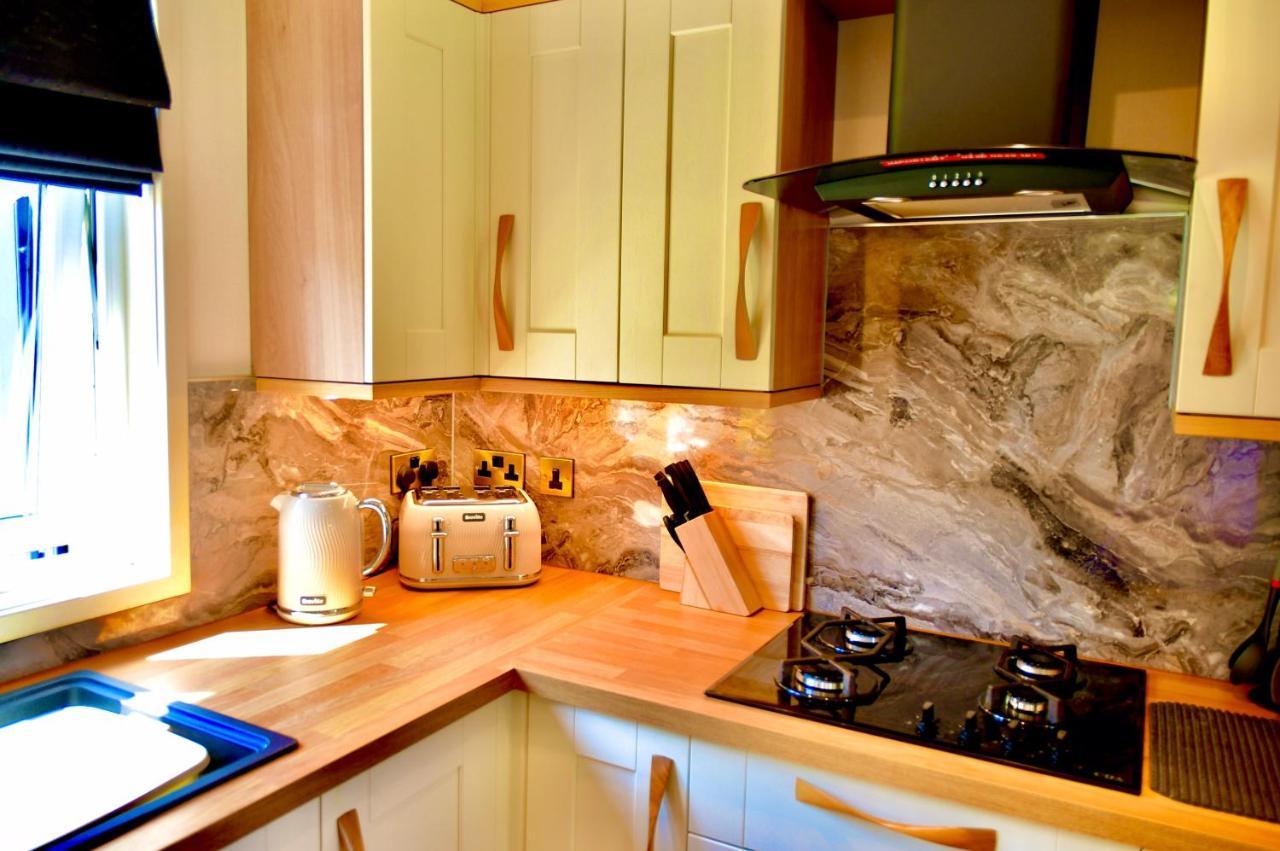 Arbennig Luxury Lodges Mold Buitenkant foto